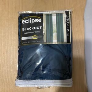 ECLIPSE Blackout One Grommet Panel